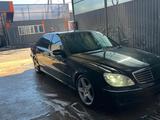 Mercedes-Benz S 500 1999 годаүшін4 500 000 тг. в Алматы – фото 2