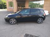 Volkswagen Golf 2011 года за 5 100 000 тг. в Астана – фото 2