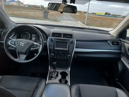 Toyota Camry 2015 года за 6 200 000 тг. в Актобе – фото 10