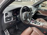 BMW X5 2019 года за 29 500 000 тг. в Уральск – фото 4