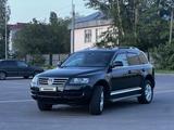 Volkswagen Touareg 2006 года за 6 100 000 тг. в Астана – фото 4