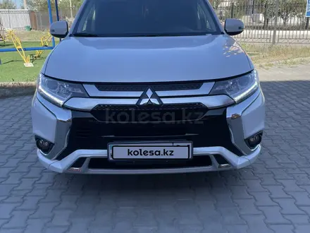 Mitsubishi Outlander 2022 года за 11 900 000 тг. в Атырау