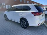 Mitsubishi Outlander 2022 года за 11 900 000 тг. в Атырау – фото 3