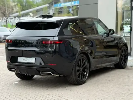 Land Rover Range Rover Sport Dynamic SE 2026 года за 104 171 000 тг. в Алматы – фото 4