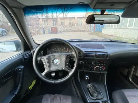 BMW 520 1993 года за 1 350 000 тг. в Шу – фото 9