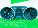 Щиток приборов (панель) на Мерседес ЖЛ 164 за 30 000 тг. в Алматы