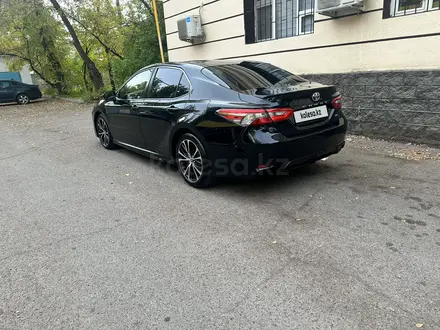 Toyota Camry 2018 года за 8 600 000 тг. в Тараз – фото 28