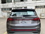 Hyundai Santa Fe 2022 года за 17 000 000 тг. в Актау – фото 2