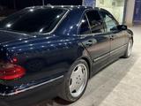 Mercedes-Benz E 320 1998 годаүшін3 500 000 тг. в Жанаозен – фото 3