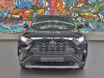 Toyota RAV4 2021 года за 14 890 000 тг. в Алматы – фото 2