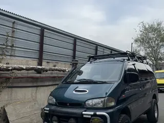 Mitsubishi Delica, 1994