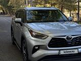 Toyota Highlander 2023 года за 23 500 000 тг. в Шымкент – фото 3