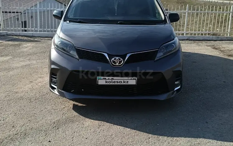 Toyota Sienna 2016 годаүшін15 400 000 тг. в Шымкент