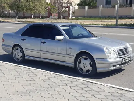 Mercedes-Benz E 420 1999 года за 5 000 000 тг. в Актау – фото 2