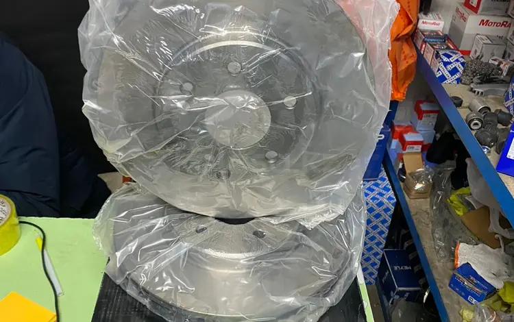 Тормозные диски на Mercedes benz за 20 002 тг. в Алматы