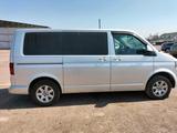 Volkswagen Caravelle 2013 года за 8 300 000 тг. в Астана – фото 2