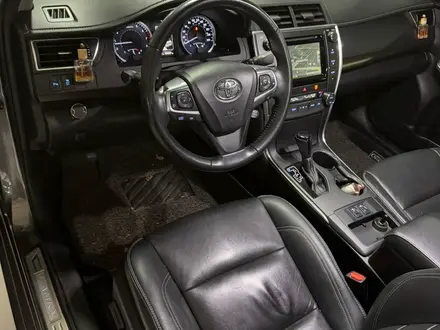 Toyota Camry 2016 года за 11 250 000 тг. в Алматы – фото 13