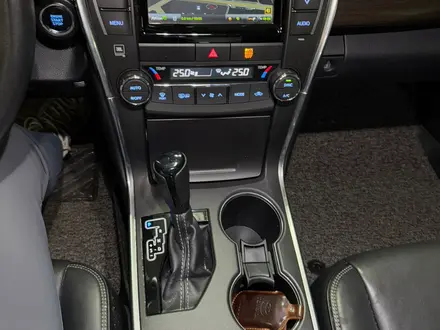 Toyota Camry 2016 года за 11 250 000 тг. в Алматы – фото 4
