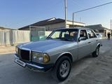 Mercedes-Benz E 230 1983 года за 1 200 000 тг. в Жетысай – фото 2