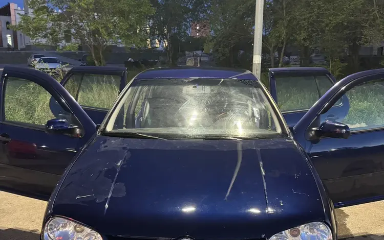Volkswagen Golf 2001 года за 1 950 000 тг. в Караганда