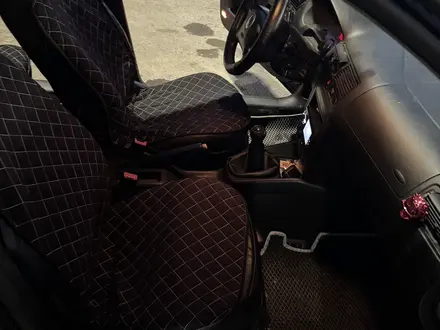 Volkswagen Golf 2001 года за 1 950 000 тг. в Караганда – фото 7