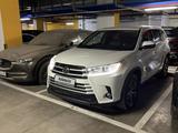 Toyota Highlander 2019 года за 16 500 000 тг. в Астана – фото 2
