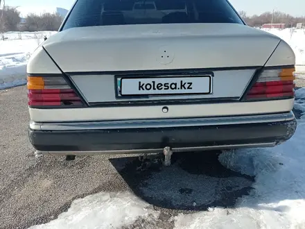 Mercedes-Benz E 200 1987 года за 1 600 000 тг. в Шымкент – фото 2