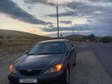 Toyota Camry 2004 года за 3 000 000 тг. в Экибастуз – фото 2