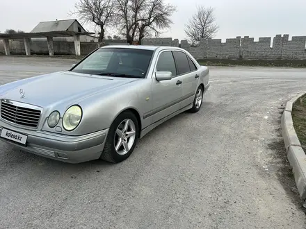 Mercedes-Benz E 280 1997 года за 3 800 000 тг. в Шымкент – фото 4