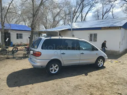 Volkswagen Sharan 1996 года за 2 500 000 тг. в Актобе – фото 6