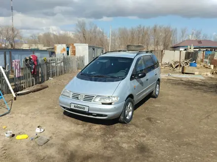 Volkswagen Sharan 1996 года за 2 500 000 тг. в Актобе – фото 7