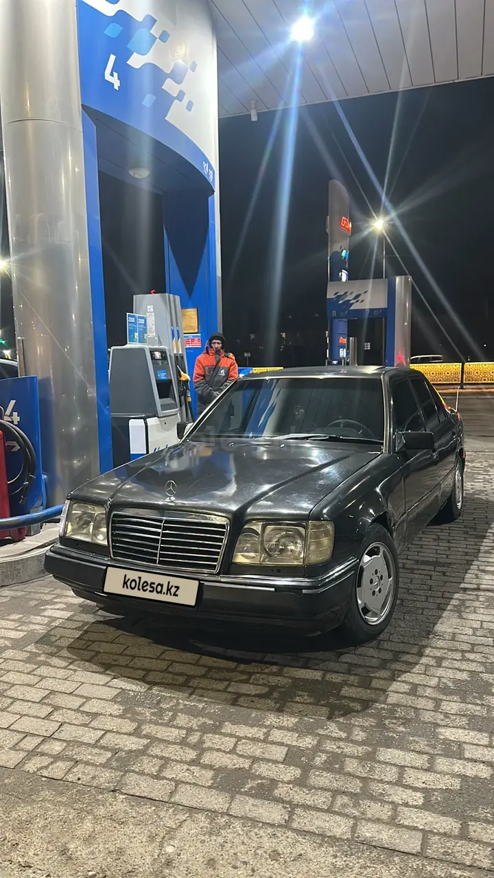 Mercedes-Benz E-Class, 1990