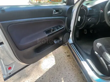 Volkswagen Passat 2002 года за 2 800 000 тг. в Астана – фото 7
