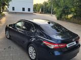 Toyota Camry 2020 годаүшін12 000 000 тг. в Актобе – фото 2