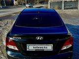 Hyundai Solaris 2011 годаfor4 490 000 тг. в Актобе – фото 3