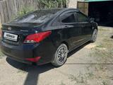 Hyundai Solaris 2015 годаүшін3 900 000 тг. в Семей – фото 2