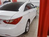 Hyundai Sonata 2012 года за 6 000 000 тг. в Уральск – фото 2