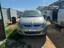 Mitsubishi Grandis, 2005