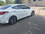 Hyundai Elantra 2015 года за 5 100 000 тг. в Актобе – фото 2