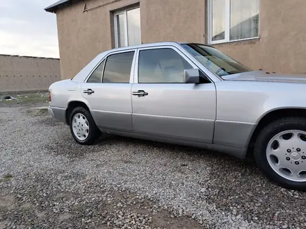 Mercedes-Benz E 260 1991 года за 1 800 000 тг. в Шымкент – фото 16