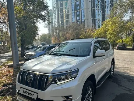 Toyota Land Cruiser Prado 2018 года за 25 000 000 тг. в Алматы