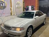 Toyota Mark II 1997 годаүшін2 300 000 тг. в Жанаозен – фото 2