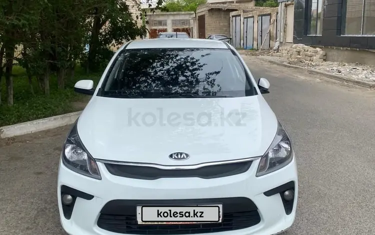 Kia Rio 2018 года за 3 800 000 тг. в Атырау