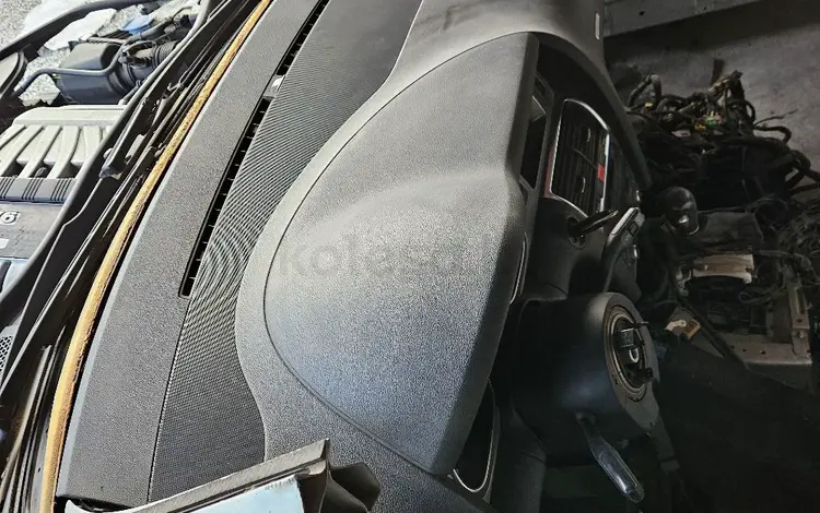 Торпедо Торпеда панель на Audi Q7 за 140 000 тг. в Шымкент