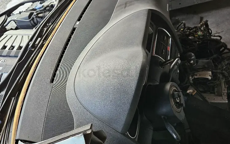 Торпедо Торпеда панель на Audi Q7 за 85 000 тг. в Шымкент