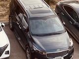 Kia Carnival 2017 года за 11 500 000 тг. в Астана