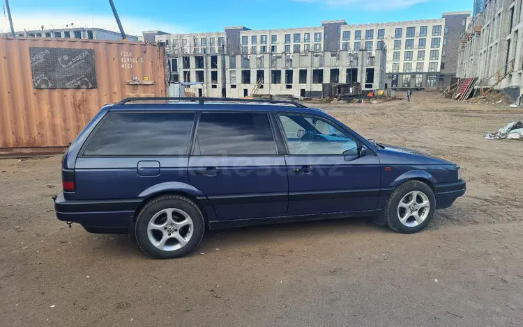 Volkswagen Passat 1993 годаүшін2 500 000 тг. в Алматы