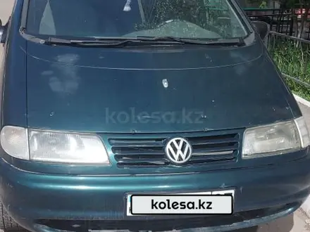 Volkswagen Sharan 1996 года за 1 200 000 тг. в Астана – фото 3