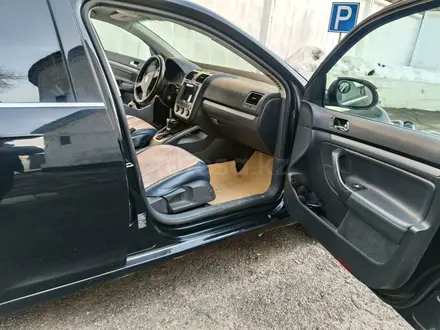 Volkswagen Jetta 2005 года за 2 500 000 тг. в Алматы – фото 6