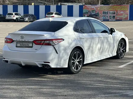 Toyota Camry 2018 года за 12 000 000 тг. в Алматы – фото 34